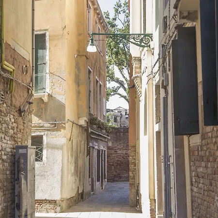 La Casetta Di Foscolo By Venicevillas