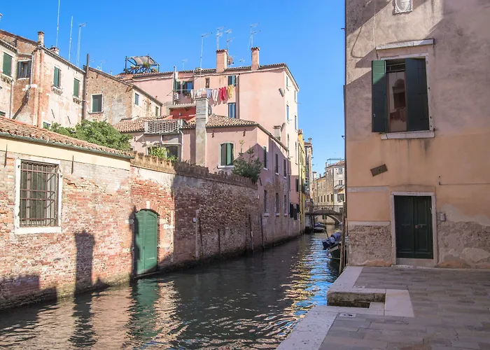 La Casetta Di Foscolo By Venicevillas